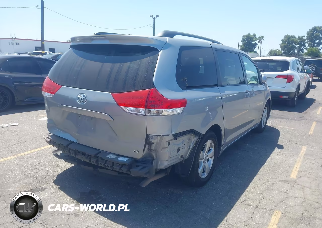 2014 Toyota Sienna Le V6 8 Passenger VIN:5TDKK3DC0ES497726 - 4