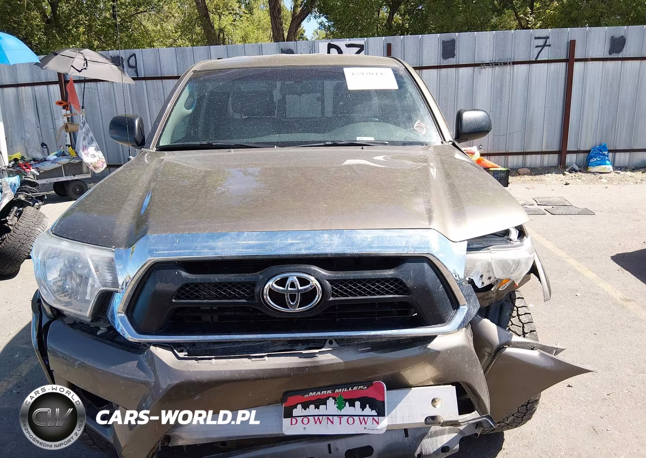 2015 Toyota Tacoma Base V6 VIN:5TFUU4ENXFX144284 - 12