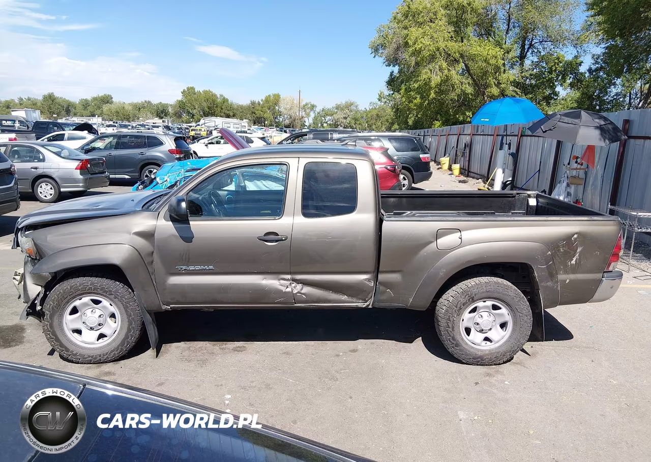 2015 Toyota Tacoma Base V6 VIN:5TFUU4ENXFX144284 - 14
