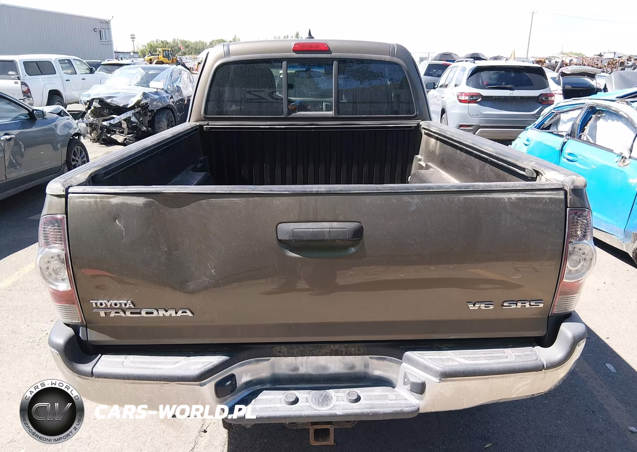 2015 Toyota Tacoma Base V6 VIN:5TFUU4ENXFX144284 - 16