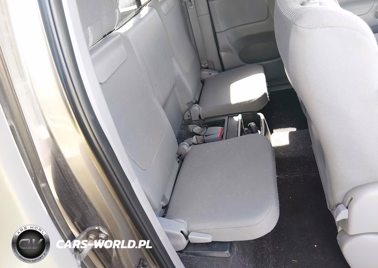 2015 Toyota Tacoma Base V6 VIN:5TFUU4ENXFX144284 - 8