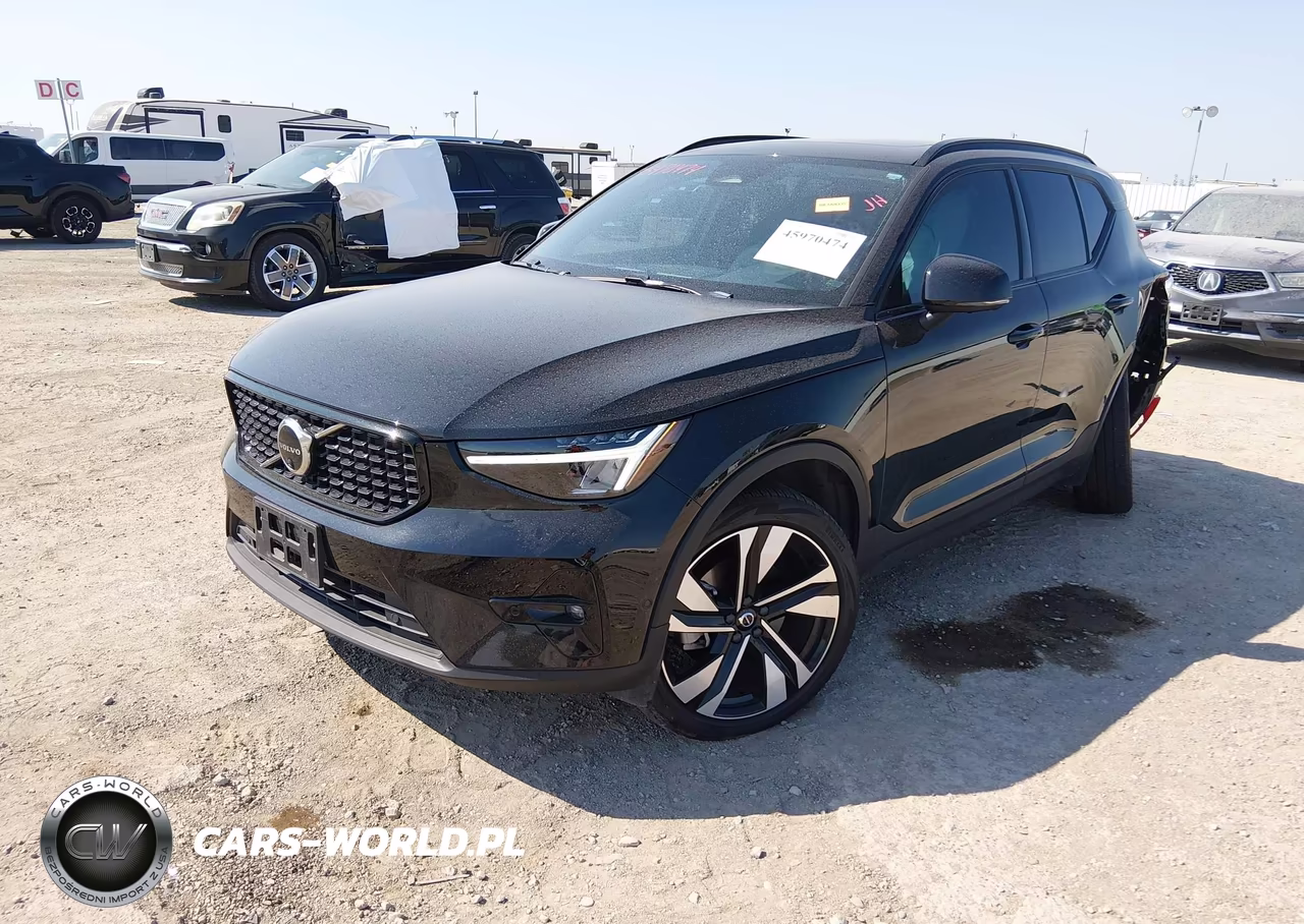2025 Volvo Xc40 B5 Plus Dark Theme VIN:YV4L12UC1S2502367 - 2