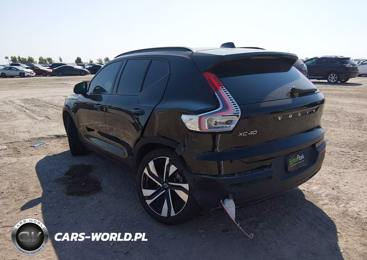 2025 Volvo Xc40 B5 Plus Dark Theme VIN:YV4L12UC1S2502367 - 3