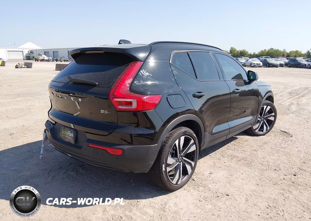2025 Volvo Xc40 B5 Plus Dark Theme VIN:YV4L12UC1S2502367 - 4