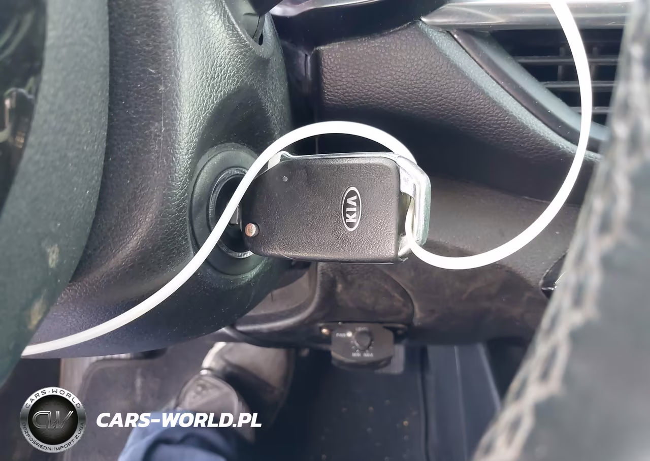 2019 Kia Forte S VIN:3KPF34AD4KE044281 - 11