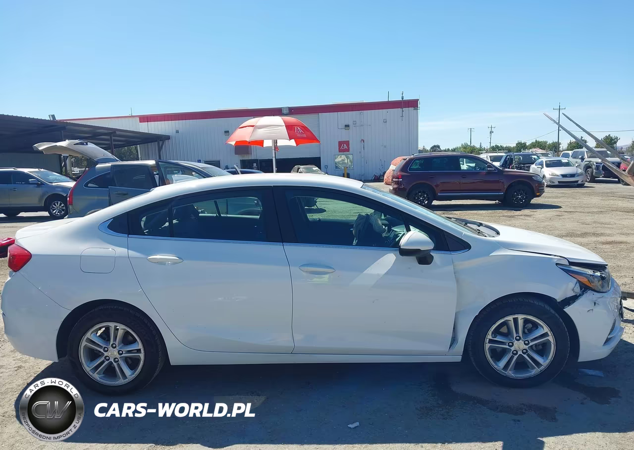 2017 Chevrolet Cruze Lt Auto VIN:1G1BE5SM8H7237970 - 13