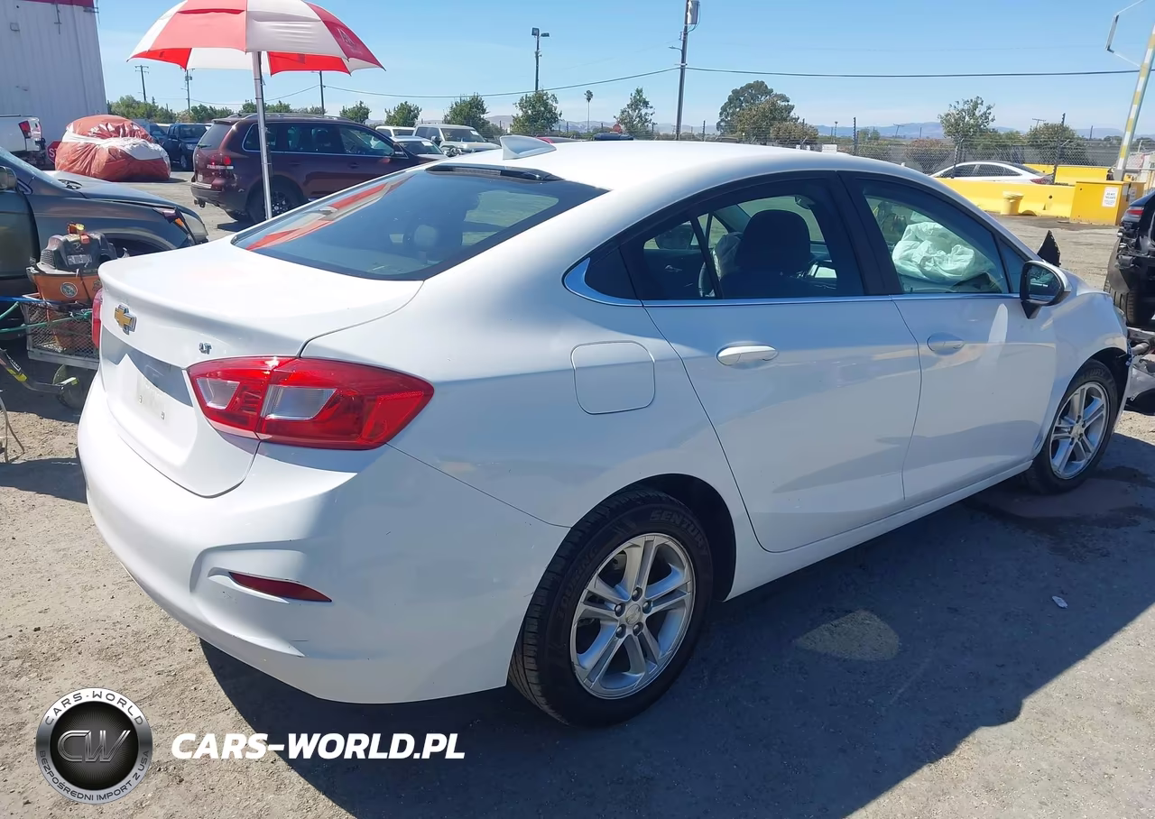 2017 Chevrolet Cruze Lt Auto VIN:1G1BE5SM8H7237970 - 4