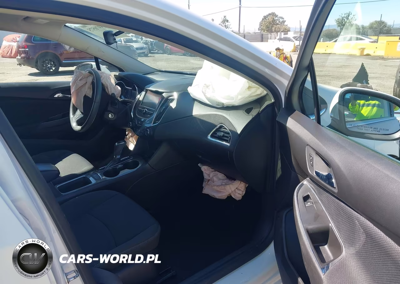 2017 Chevrolet Cruze Lt Auto VIN:1G1BE5SM8H7237970 - 5