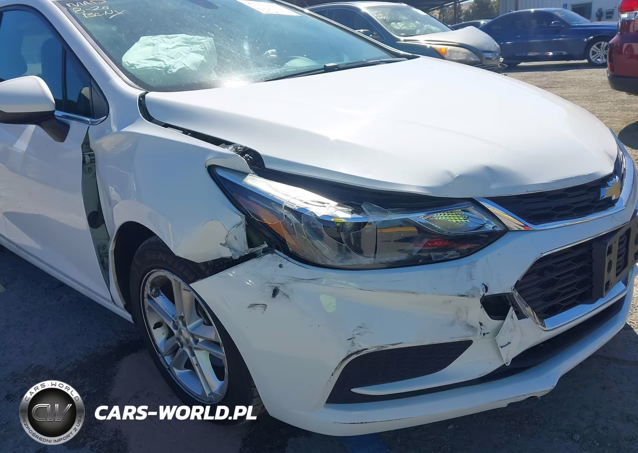2017 Chevrolet Cruze Lt Auto VIN:1G1BE5SM8H7237970 - 6