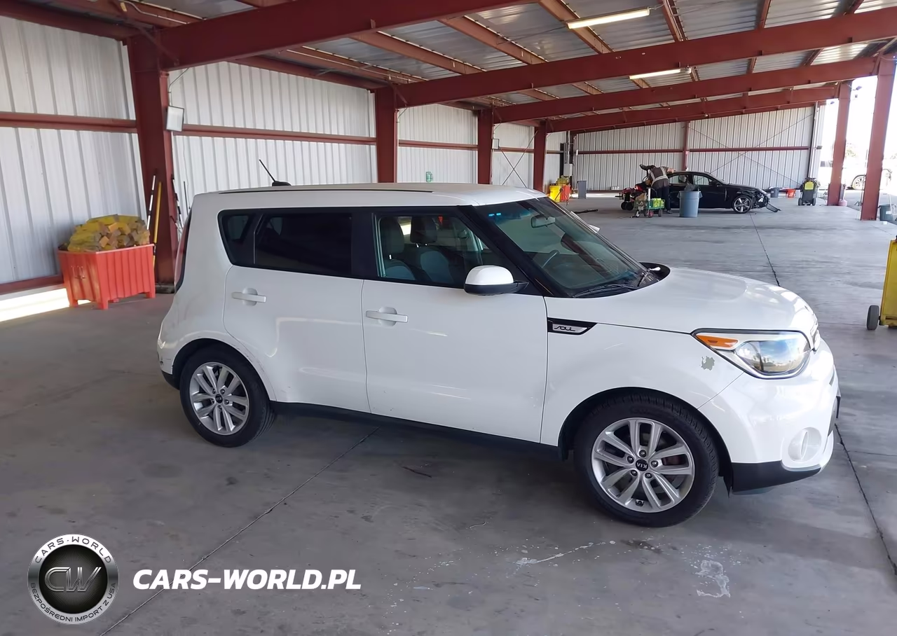 2018 Kia Soul + VIN:KNDJP3A56J7529666 - 13