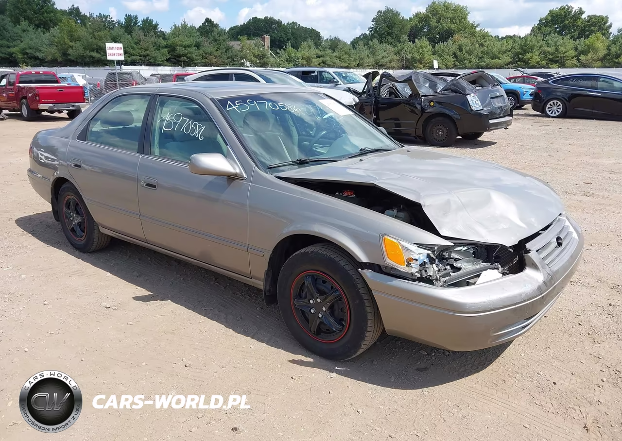 1998 Toyota Camry Le – zdjęcie 1 z 16