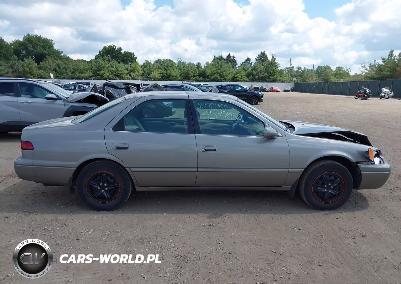 1998 Toyota Camry Le VIN:4T1BG28K7WU365133 - 13