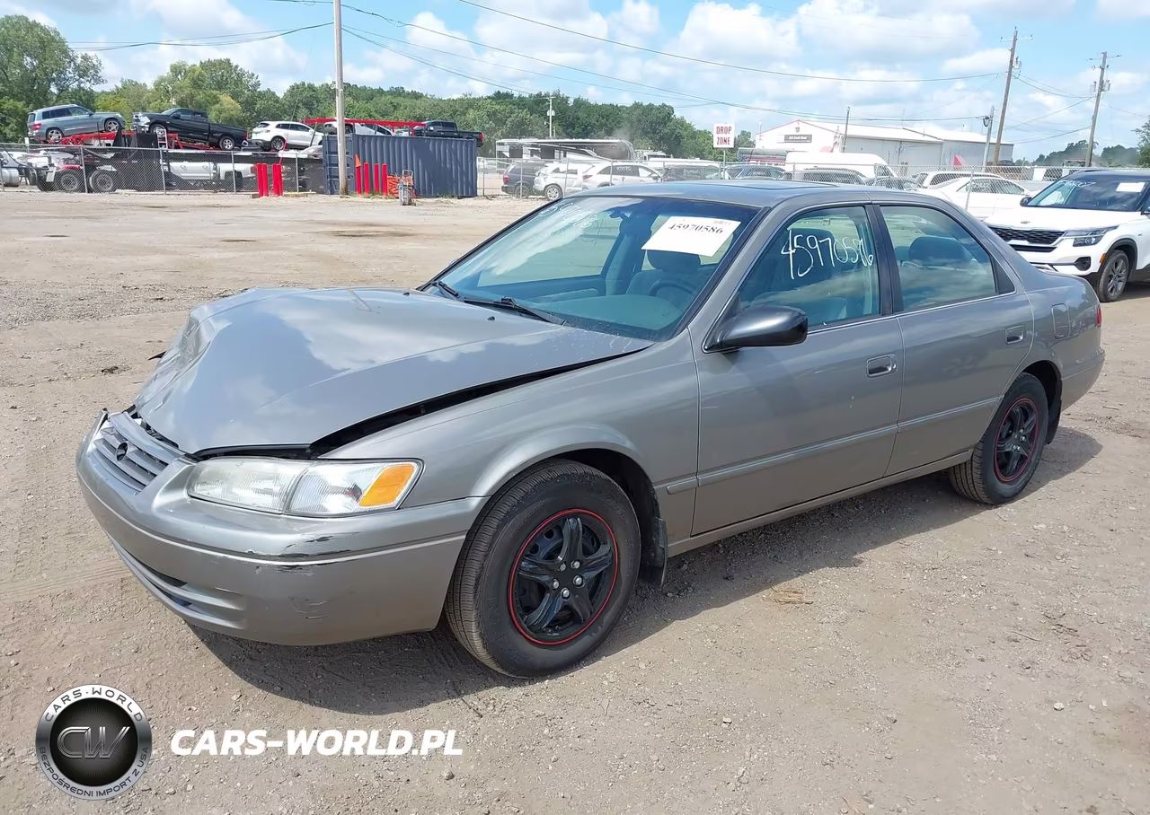 1998 Toyota Camry Le VIN:4T1BG28K7WU365133 - 2