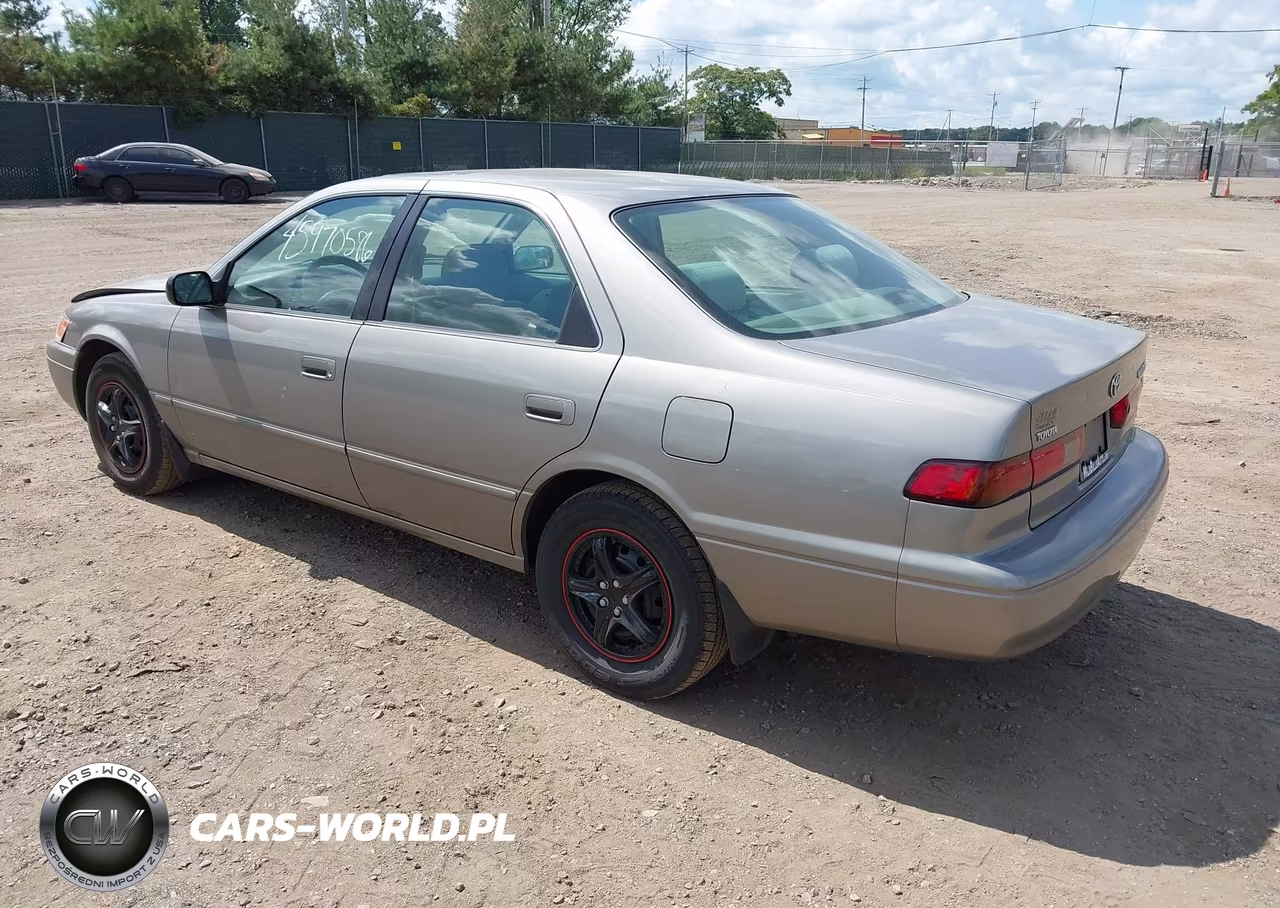 1998 Toyota Camry Le VIN:4T1BG28K7WU365133 - 3