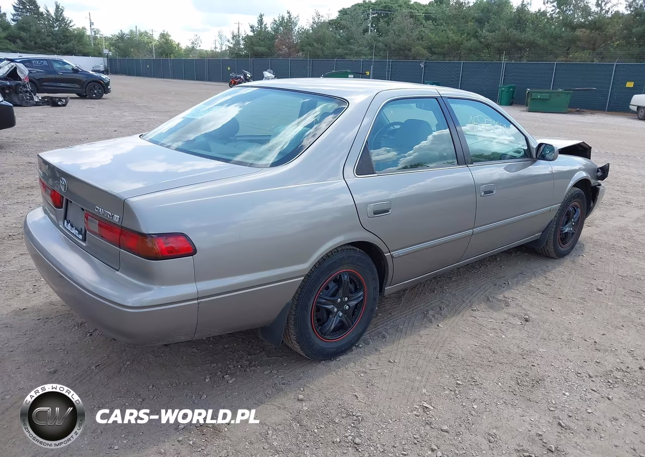 1998 Toyota Camry Le VIN:4T1BG28K7WU365133 - 4