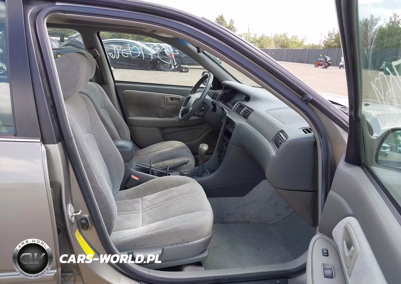 1998 Toyota Camry Le VIN:4T1BG28K7WU365133 - 5