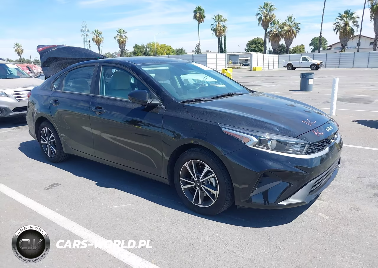 2023 Kia Forte Lxs – zdjęcie 1 z 16