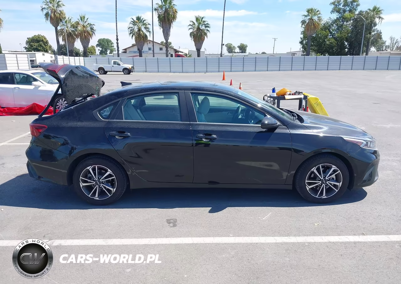 2023 Kia Forte Lxs VIN:3KPF24AD8PE593184 - 13