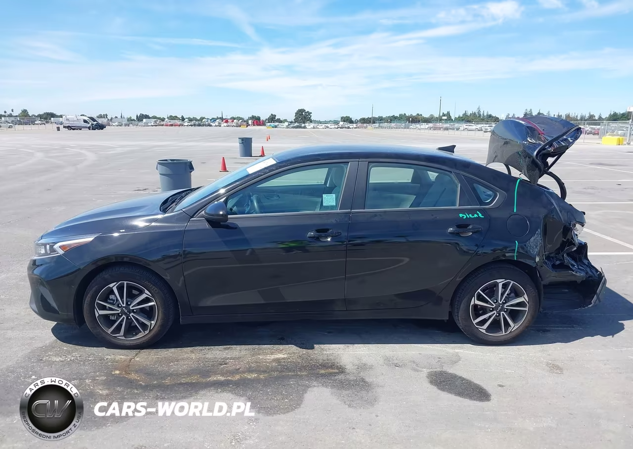 2023 Kia Forte Lxs VIN:3KPF24AD8PE593184 - 14