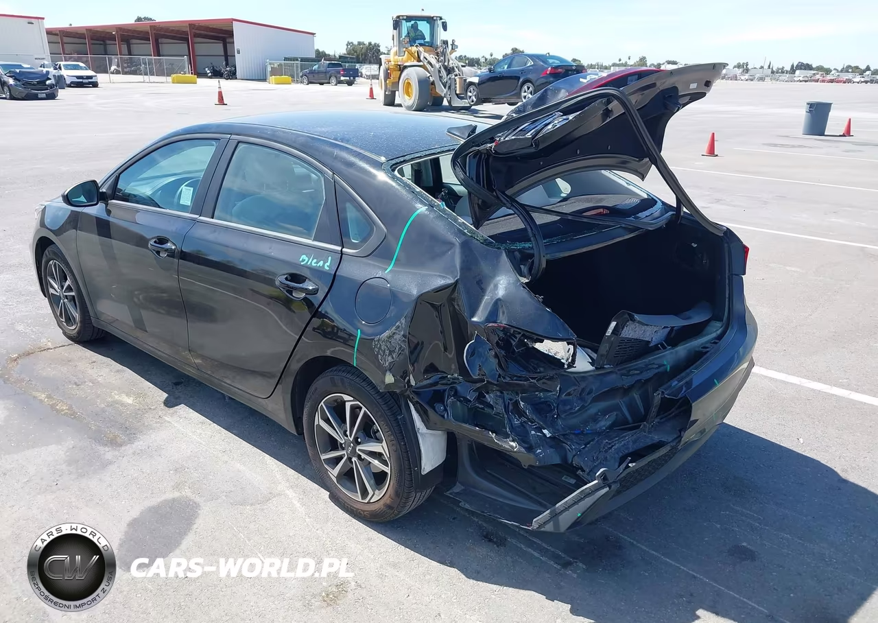 2023 Kia Forte Lxs VIN:3KPF24AD8PE593184 - 3