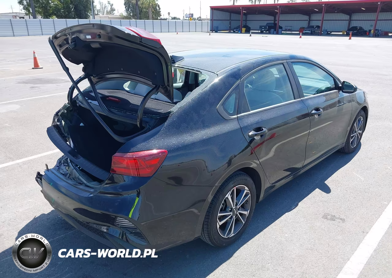 2023 Kia Forte Lxs VIN:3KPF24AD8PE593184 - 4