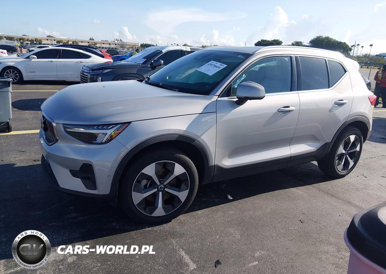 2024 Volvo Xc40 B5 Plus Bright Theme VIN:YV4L12UE1R2373445 - 2