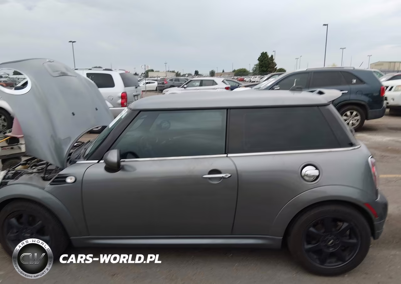 2009 Mini Cooper S VIN:WMWMF735X9TX40521 - 6