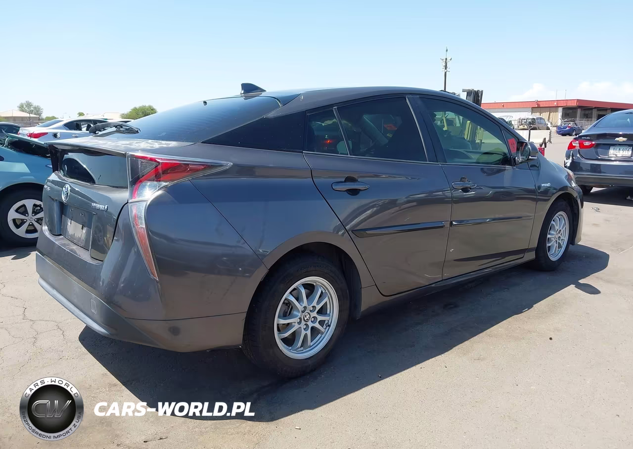 2016 Toyota Prius Three VIN:JTDKARFU3G3520481 - 4