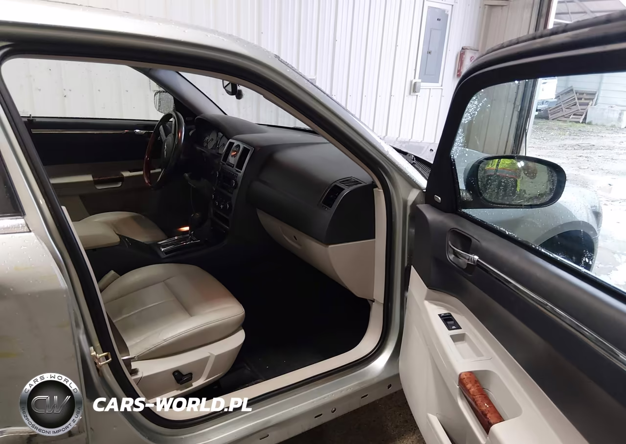 2006 Chrysler 300 Touring VIN:2C3LK53G36H386015 - 5