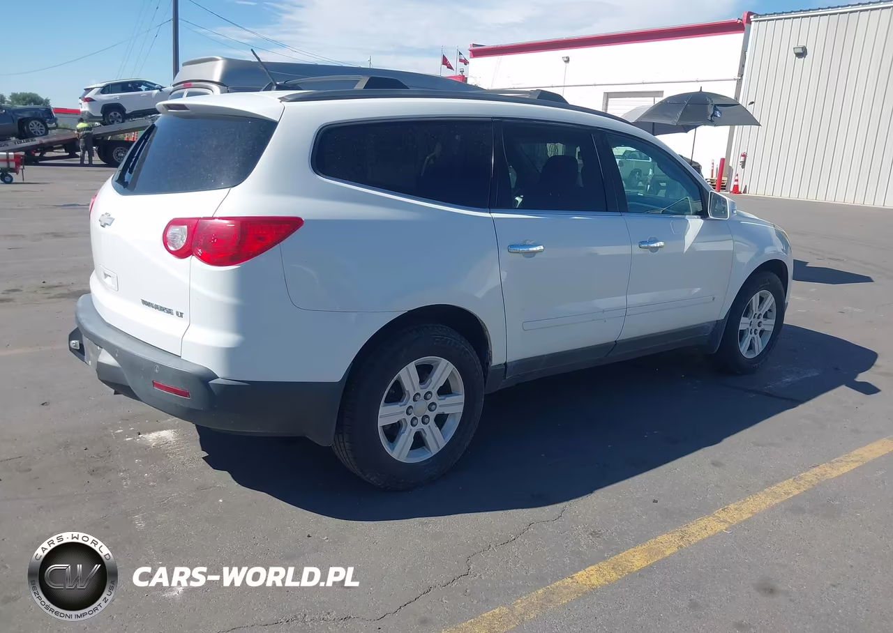 2010 Chevrolet Traverse Lt VIN:1GNLVFED7AS140279 - 4