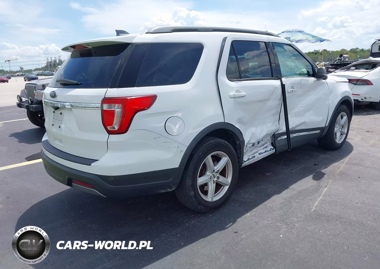 2019 Ford Explorer Xlt VIN:1FM5K7D8XKGB02873 - 4
