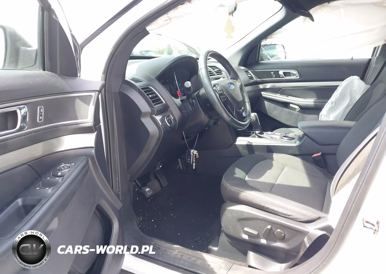 2019 Ford Explorer Xlt VIN:1FM5K7D8XKGB02873 - 5