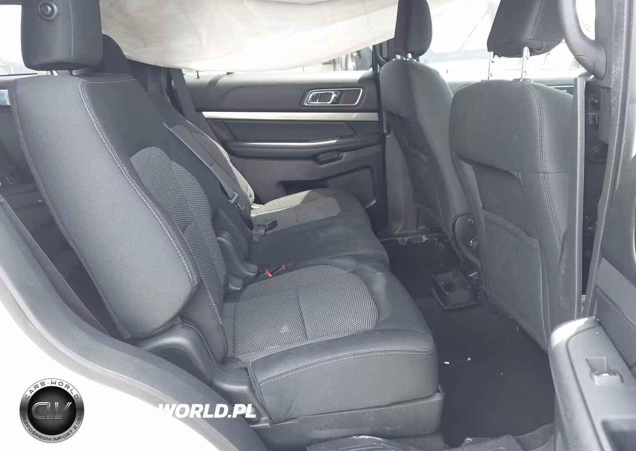 2019 Ford Explorer Xlt VIN:1FM5K7D8XKGB02873 - 8