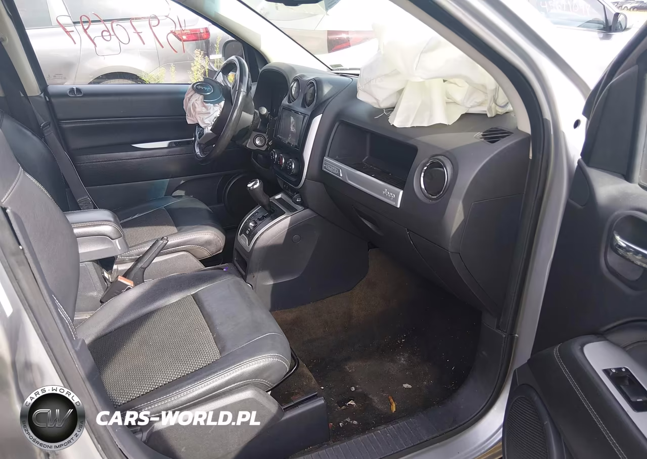 2016 Jeep Compass Latitude VIN:1C4NJDEB1GD781859 - 5