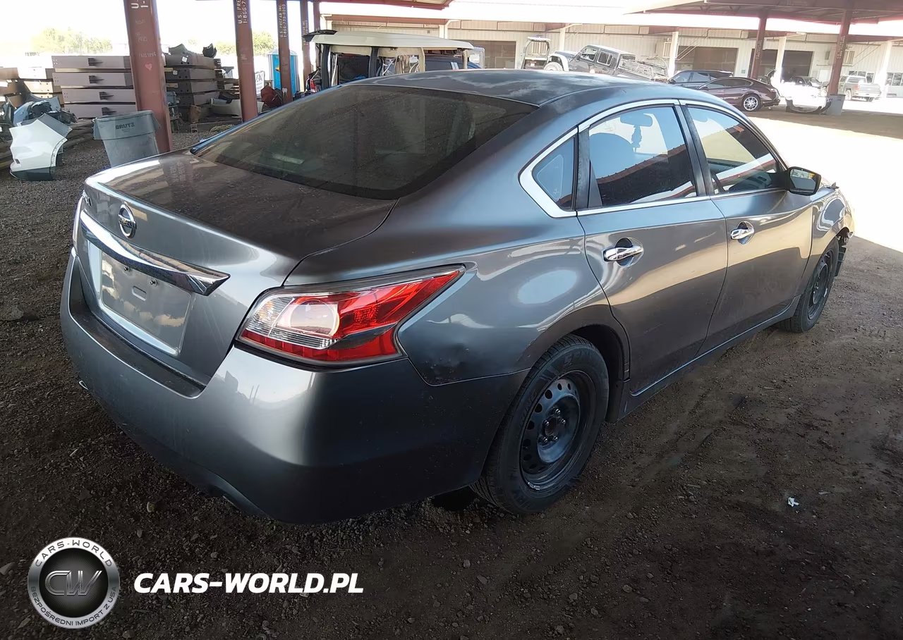 2014 Nissan Altima 2.5 S VIN:1N4AL3APXEN359557 - 4