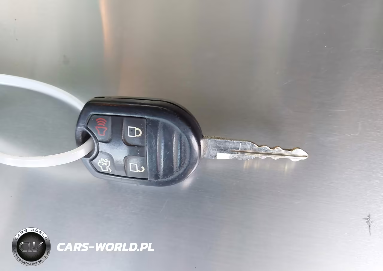 2014 Ford Mustang V6 Premium VIN:1ZVBP8EM6E5266290 - 11
