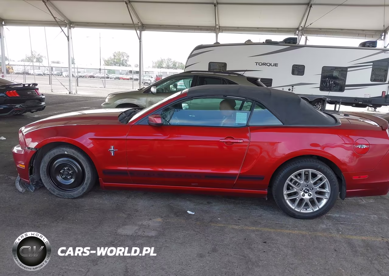2014 Ford Mustang V6 Premium VIN:1ZVBP8EM6E5266290 - 14