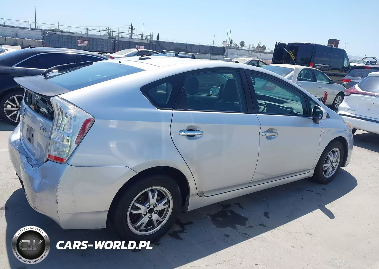 2011 Toyota Prius Two VIN:JTDKN3DU7B1396398 - 13