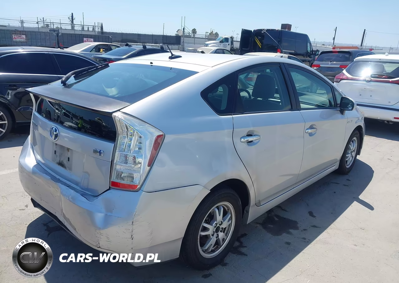 2011 Toyota Prius Two VIN:JTDKN3DU7B1396398 - 4