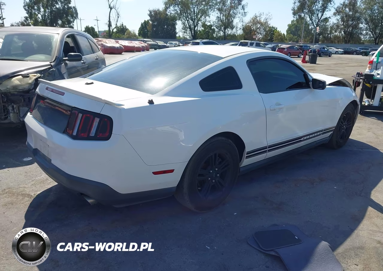 2012 Ford Mustang V6 Premium VIN:1ZVBP8AM9C5207933 - 4