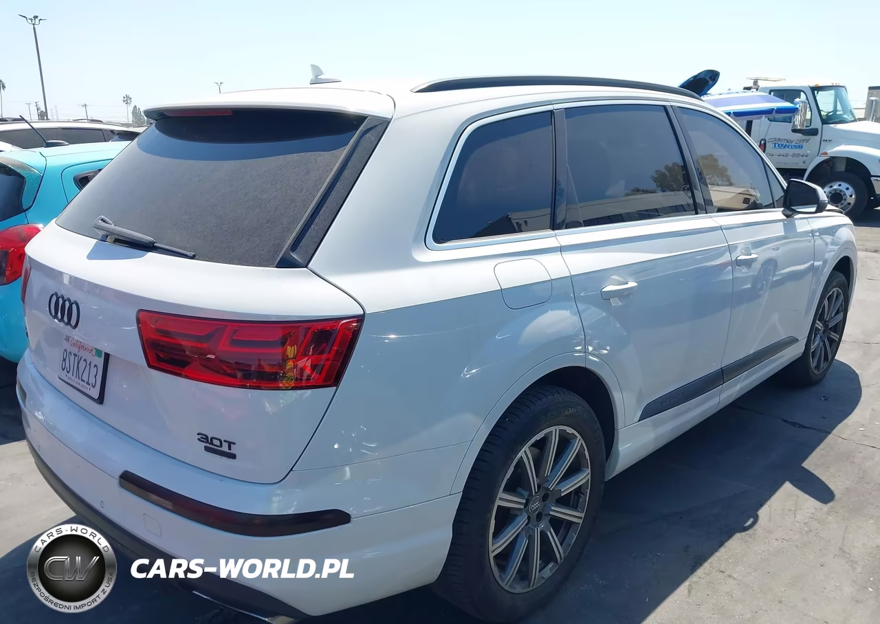 2018 Audi Q7 3.0T Premium VIN:WA1LAAF73JD029761 - 4