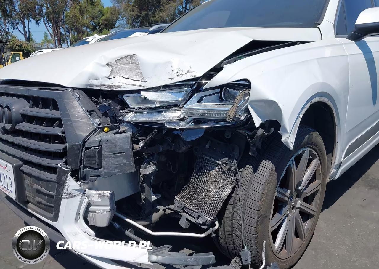 2018 Audi Q7 3.0T Premium VIN:WA1LAAF73JD029761 - 6