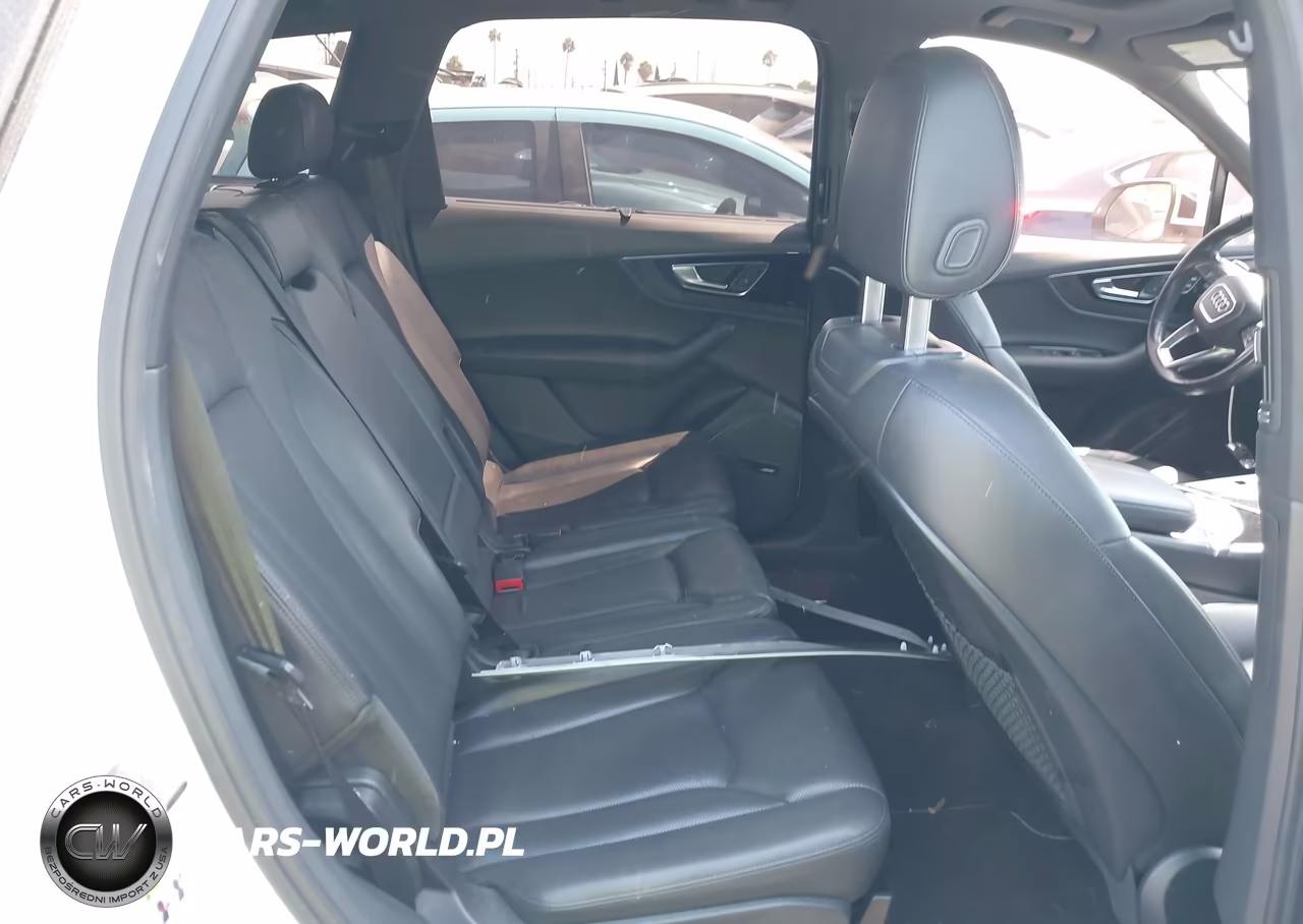 2018 Audi Q7 3.0T Premium VIN:WA1LAAF73JD029761 - 8
