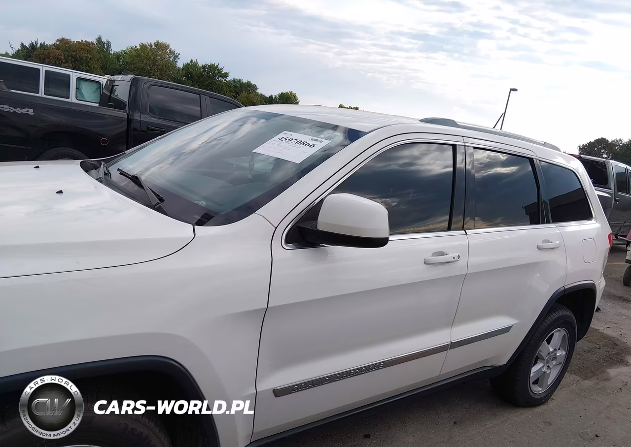 2011 Jeep Grand Cherokee Laredo VIN:1J4RR4GG3BC570092 - 6