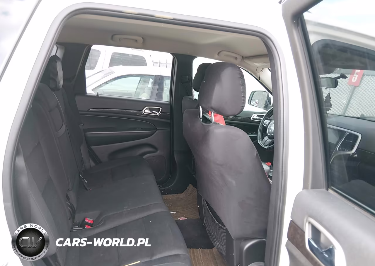 2011 Jeep Grand Cherokee Laredo VIN:1J4RR4GG3BC570092 - 8