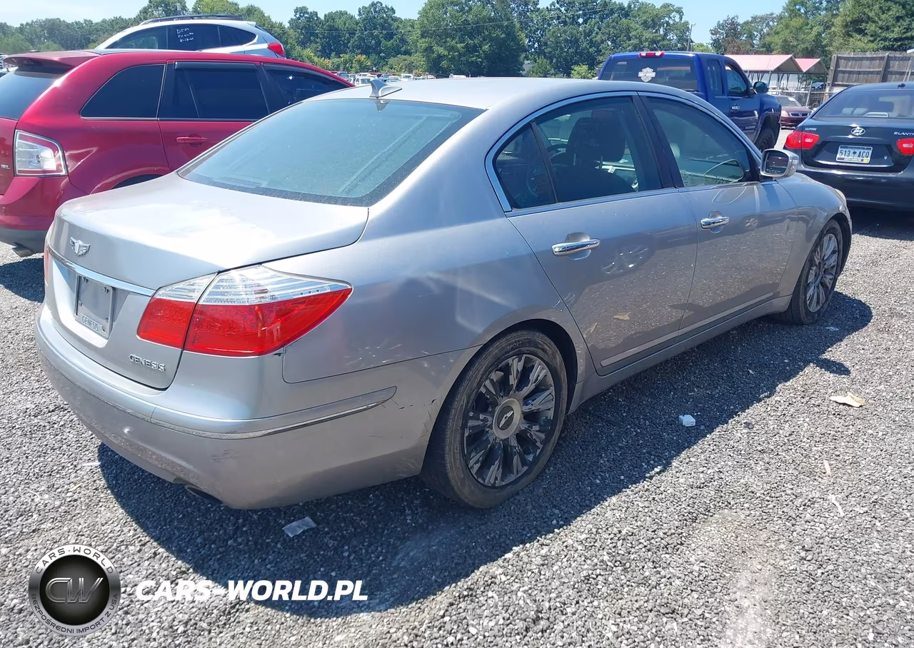 2011 Hyundai Genesis 3.8 VIN:KMHGC4DE6BU130956 - 4