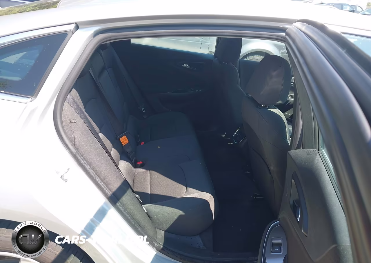 2016 Chevrolet Malibu 1Lt VIN:1G1ZE5ST4GF333668 - 8