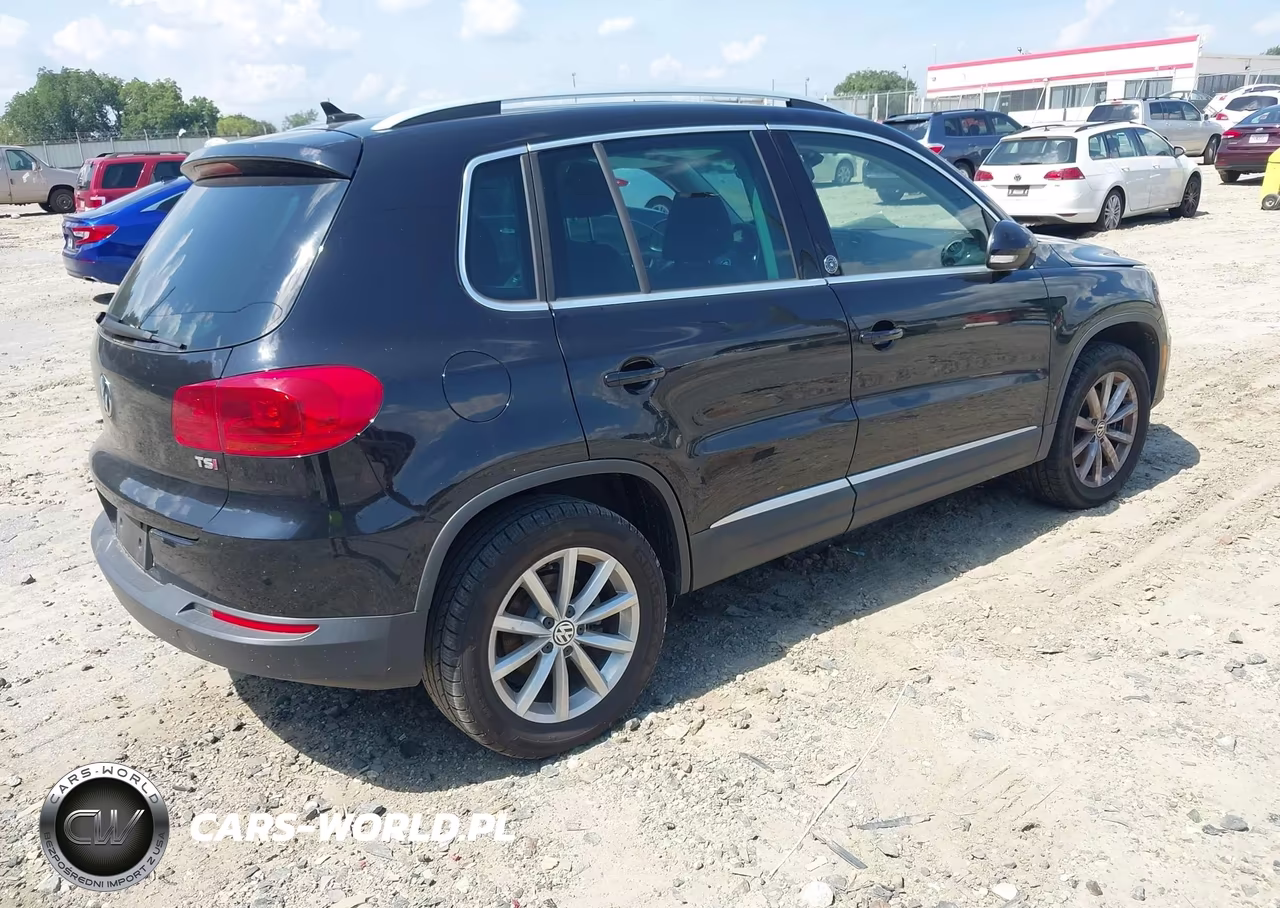 2017 Volkswagen Tiguan 2.0T Wolfsburg Edition VIN:WVGRV7AX6HK009424 - 4