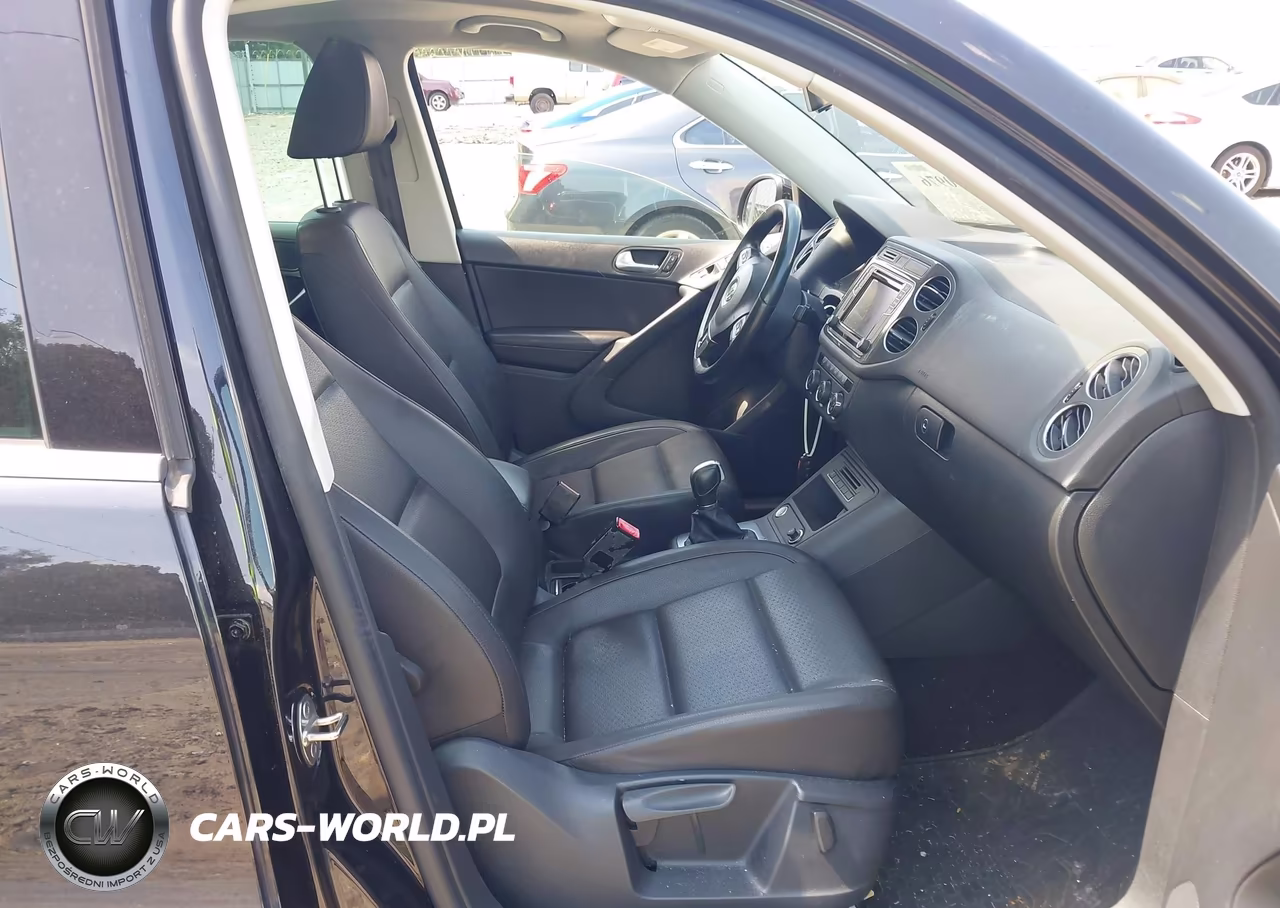 2017 Volkswagen Tiguan 2.0T Wolfsburg Edition VIN:WVGRV7AX6HK009424 - 5
