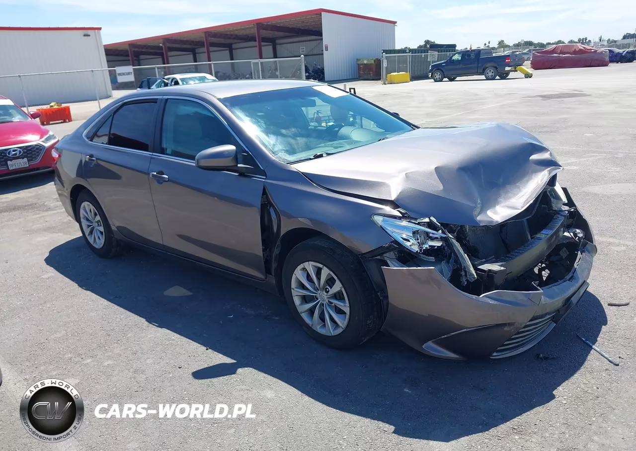 2017 Toyota Camry Le – zdjęcie 1 z 17